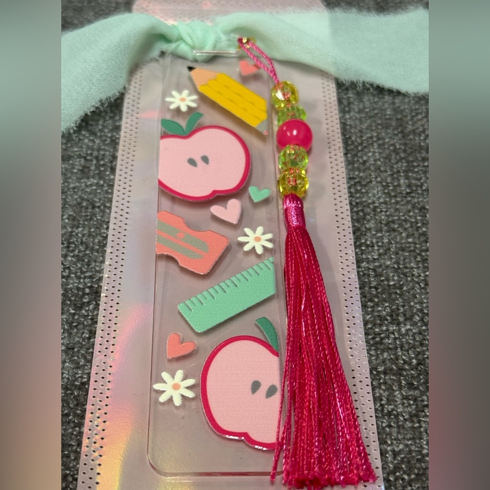 Acrylic bookmark with Apples design, tassel and beads. NWOT - Picture 6 of 8